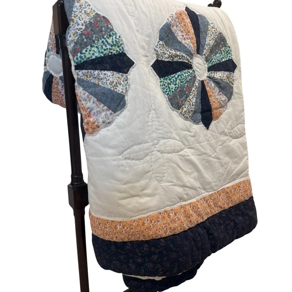 Vintage Handsewn Yo Yo Quilt 76